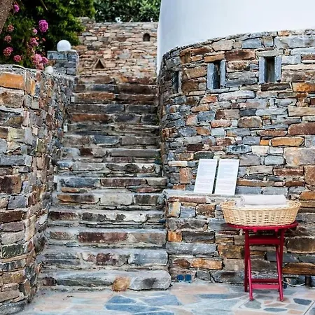 Palatiana Agriturismo, Deluxe Private Retreat Neoni